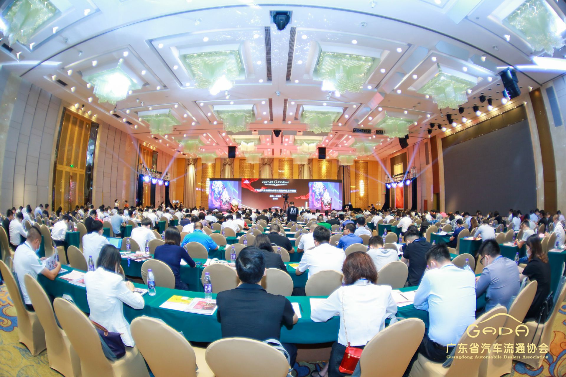 喜报丨济南焦明科技创新有限公司“包揽”省汽车流通行业颁奖礼53项大奖(图1)