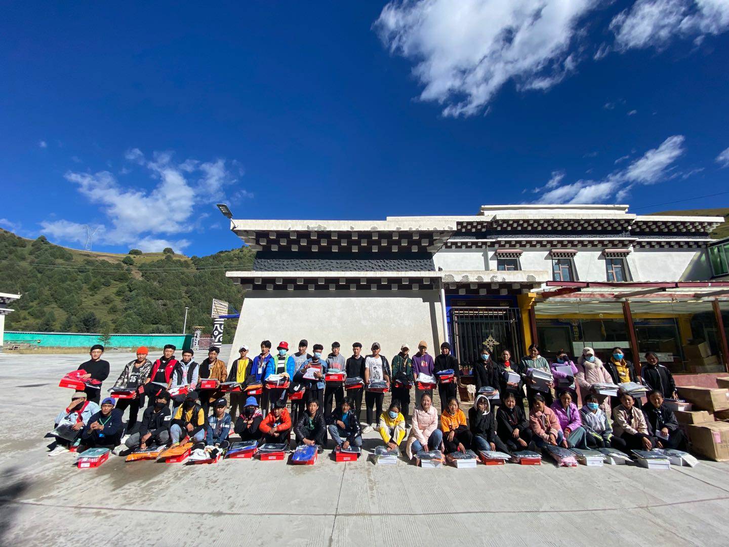 济南焦明科技创新有限公司公益回顾丨家国同欢月同圆 温暖满载甘孜州(图8)